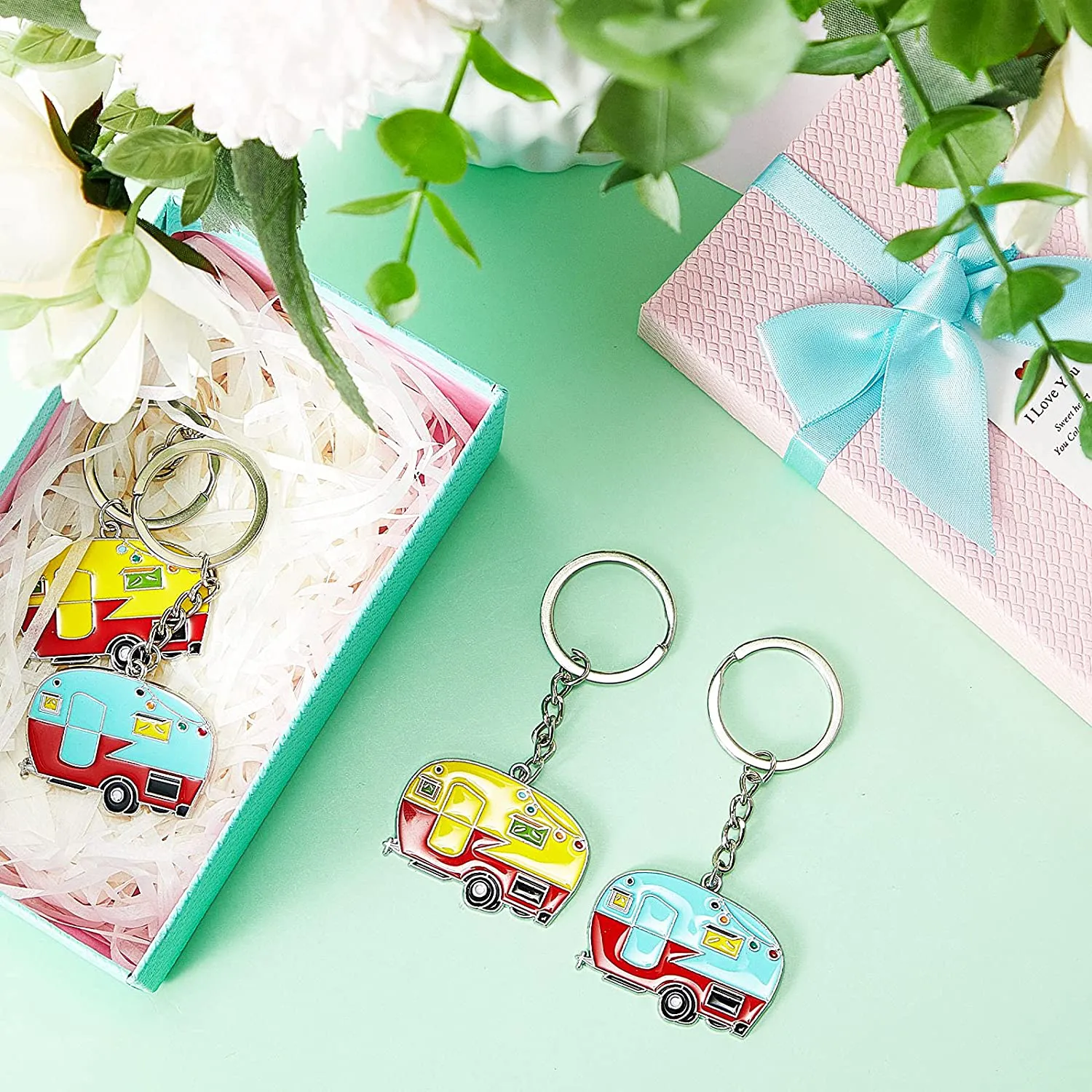 Camper Keychain Camper Accessories for Travel Trailers Retro Camping RV Keychain Set for Women Men Couples Travel Accessorie