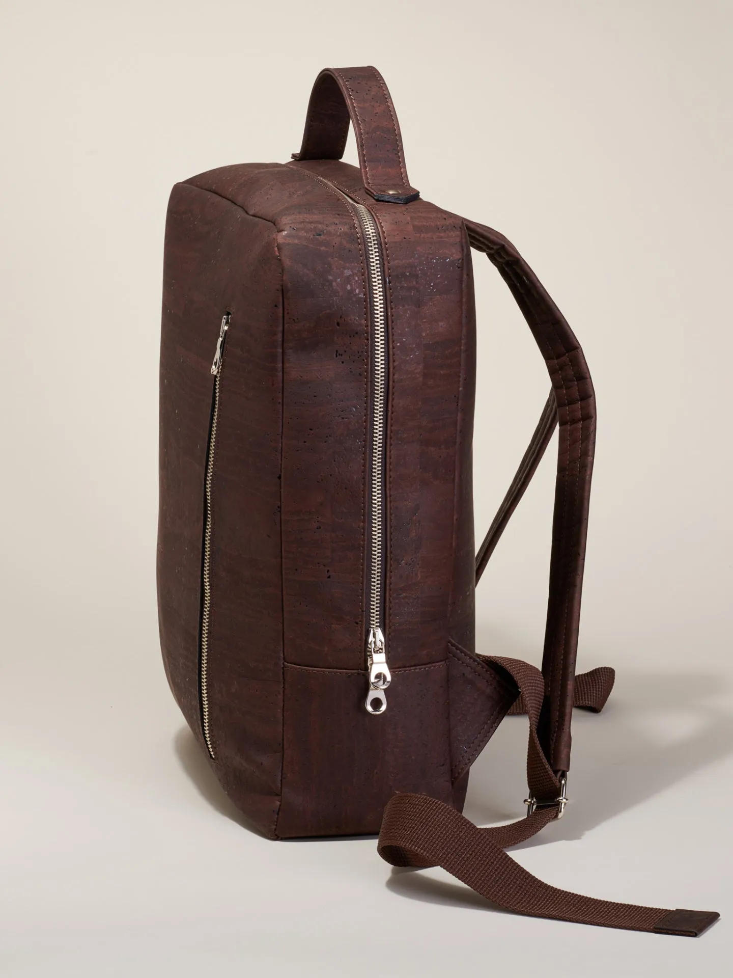 Sleek, Sustainable Style: The Contemporary Cork Backpack